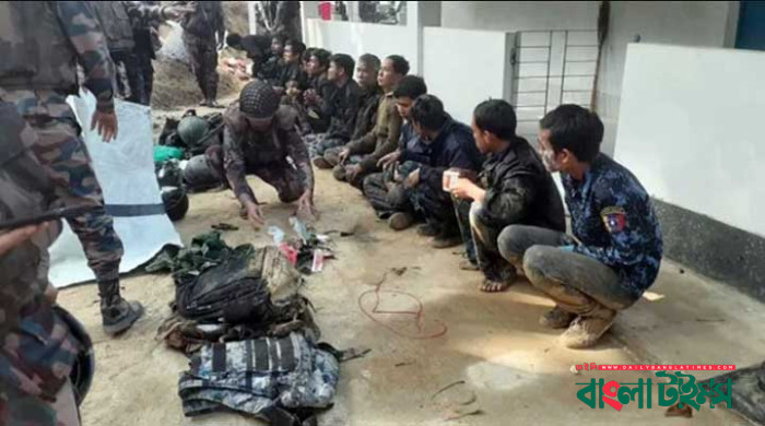 প্রাণ বাঁচাতে বাংলাদেশে পালিয়ে এলেন মিয়ানমারের ৯৫ সীমান্তরক্ষী